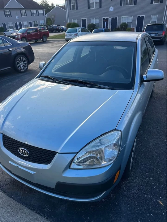 2009 Kia Rio - Image 2 of 4