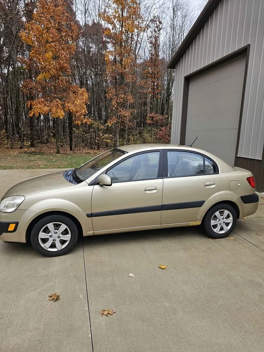 2009 Kia Rio - Image 2 of 10