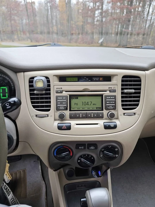 2009 Kia Rio - Image 7 of 10