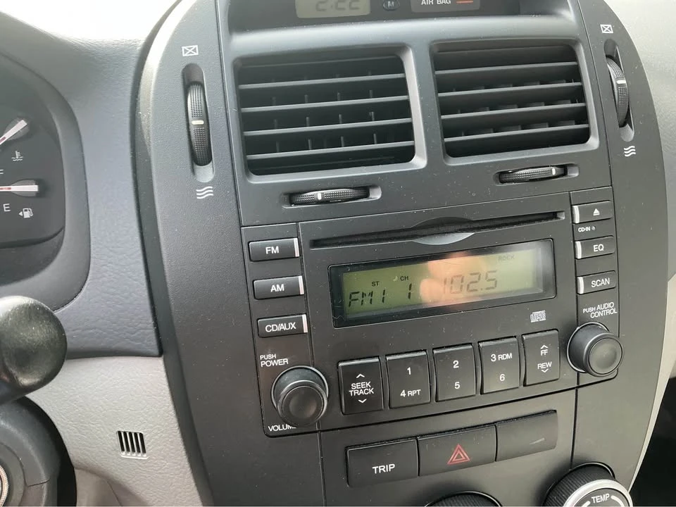 2009 Kia Spectra - Image 5 of 9