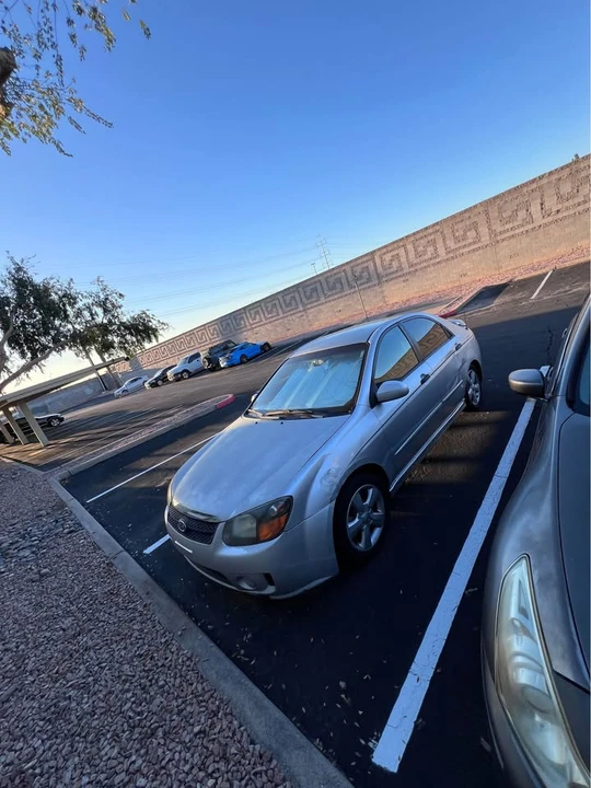 2009 Kia Spectra - Image 3 of 10
