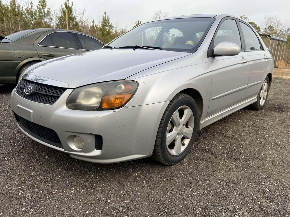 2009 Kia Spectra - Image 2 of 8