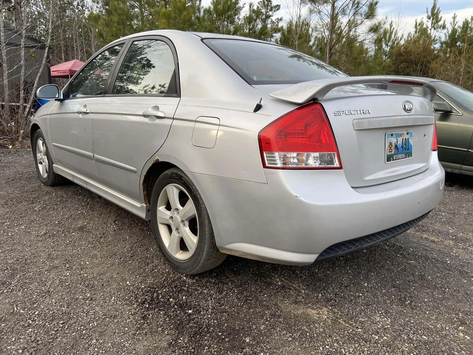 2009 Kia Spectra - Image 4 of 8