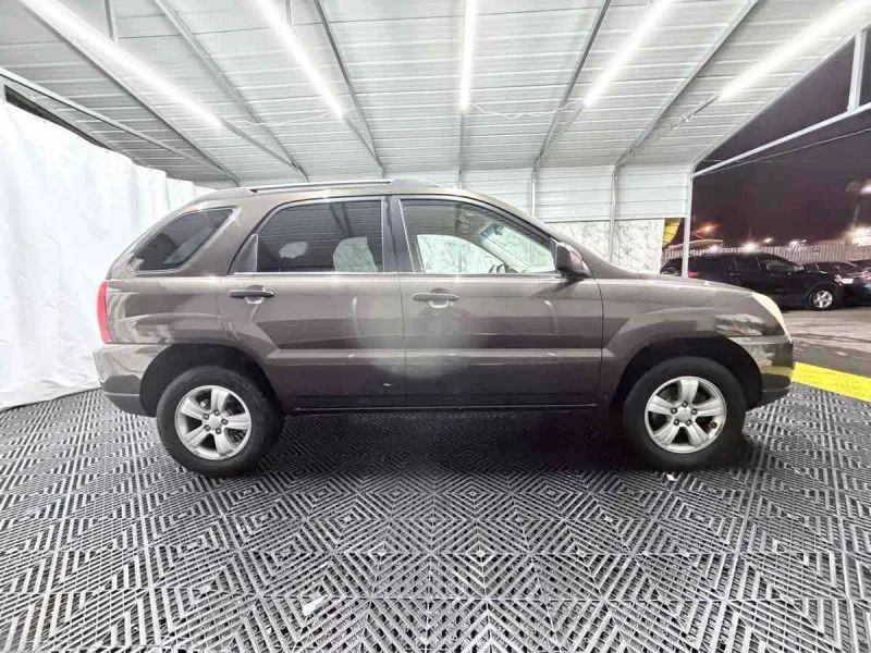 2009 Kia Sportage - Image 8 of 12