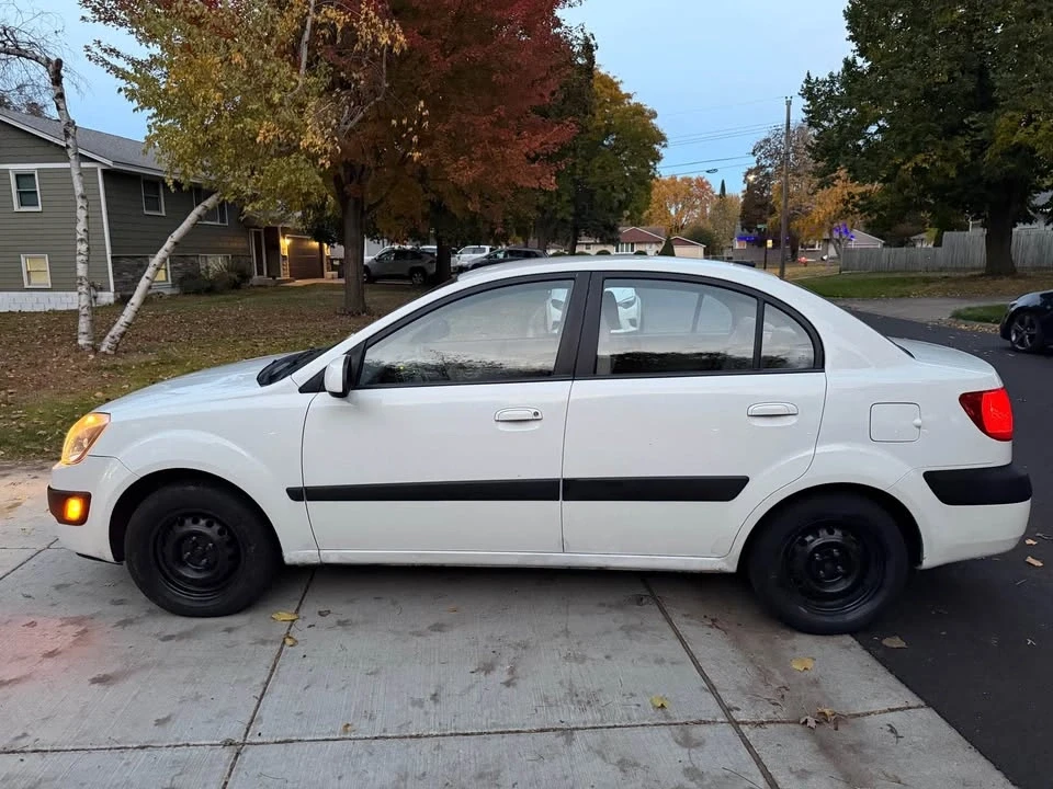 2009 Kia Rio - Image 3 of 7