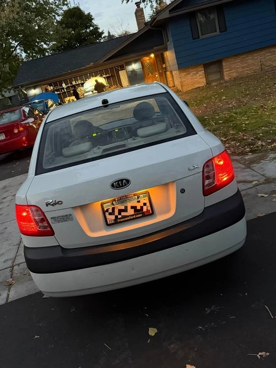 2009 Kia Rio - Image 2 of 7