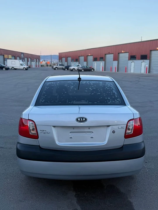 2009 Kia Rio - Image 8 of 17