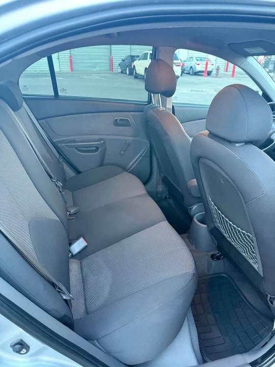 2009 Kia Rio - Image 16 of 17