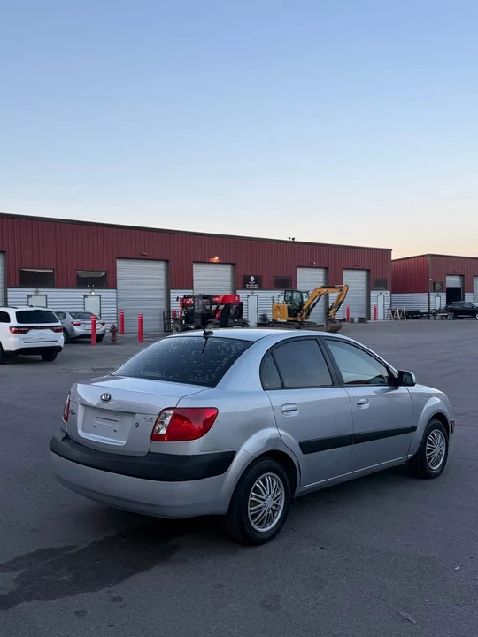 2009 Kia Rio - Image 7 of 17