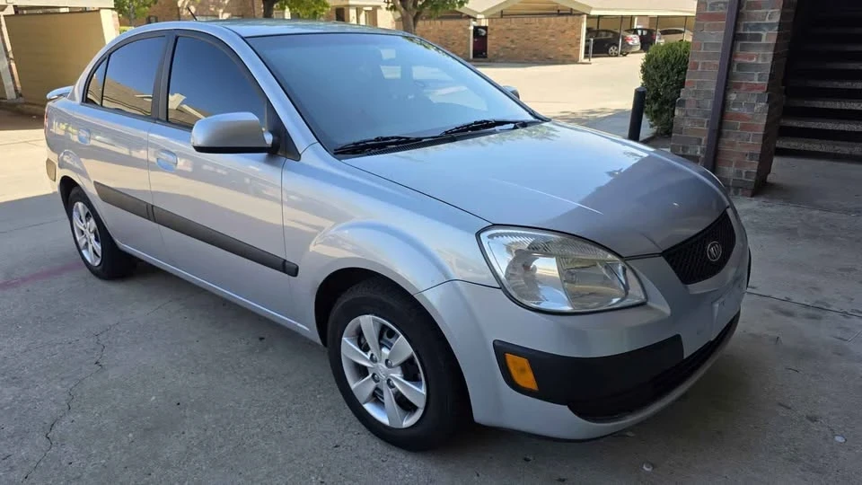 2009 Kia Rio - Image 4 of 11