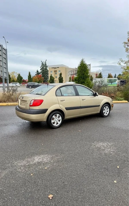 2009 Kia Rio - Image 3 of 14