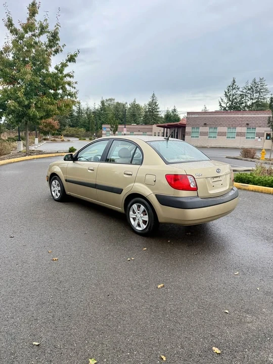 2009 Kia Rio - Image 2 of 14