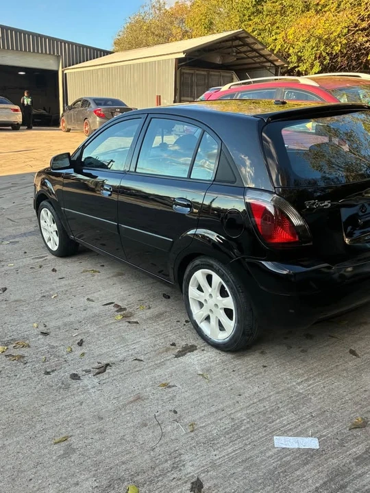 2009 Kia Rio - Image 3 of 7