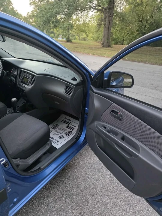 2009 Kia Rio - Image 10 of 13