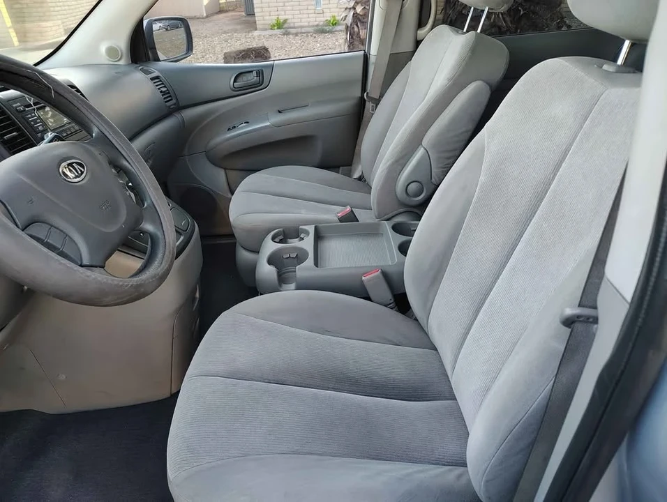 2009 Kia Carnival - Image 10 of 13