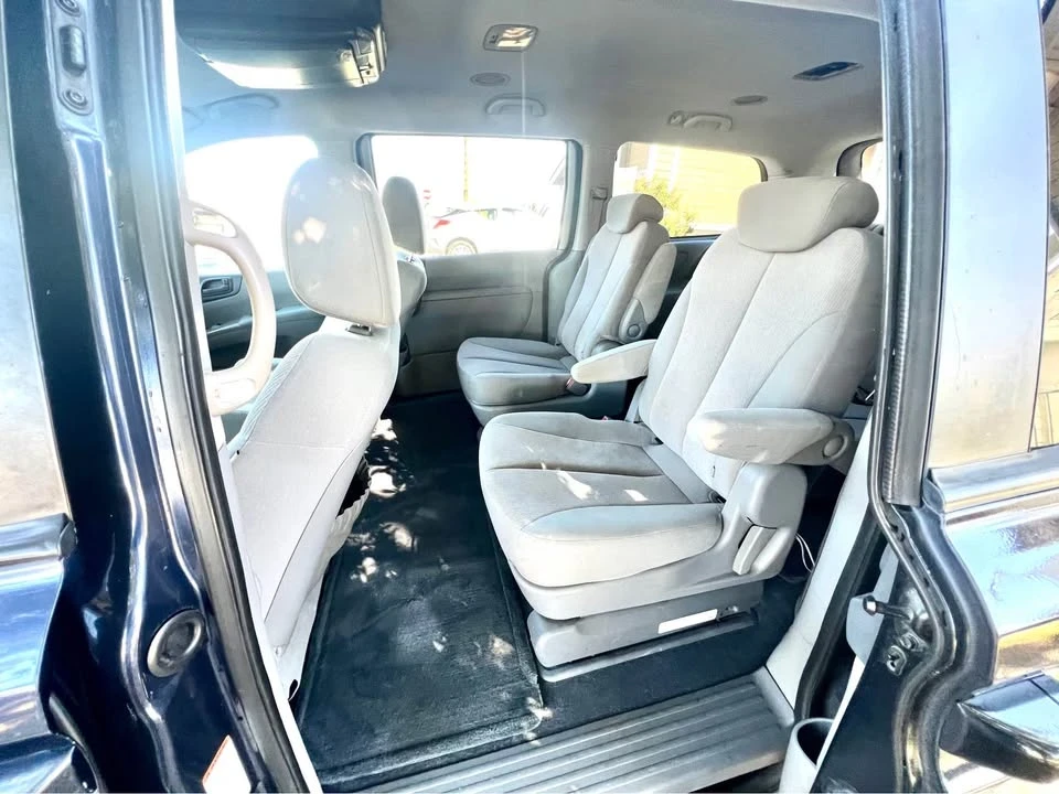 2009 Kia Carnival - Image 12 of 12