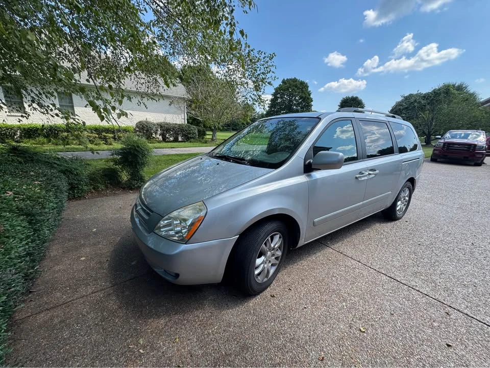 2009 Kia Carnival - Image 9 of 9