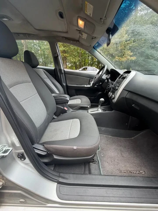 2009 Kia Forte - Image 12 of 16