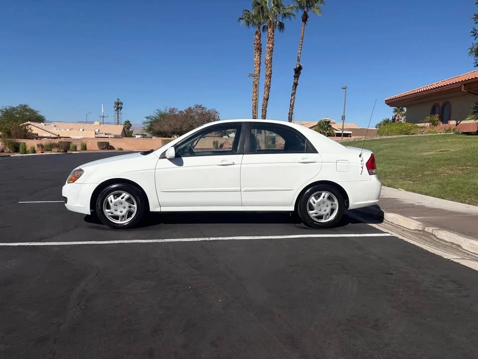2009 Kia Spectra - Image 2 of 8