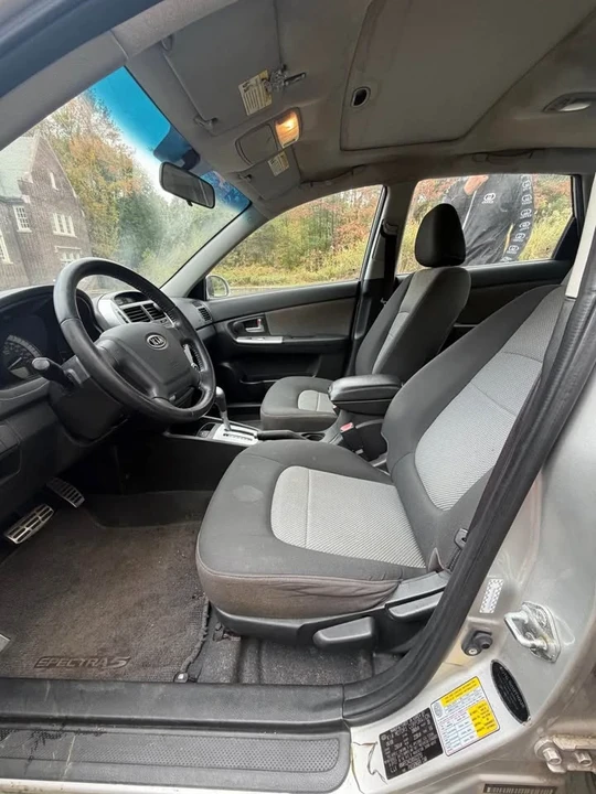 2009 Kia Forte - Image 9 of 16