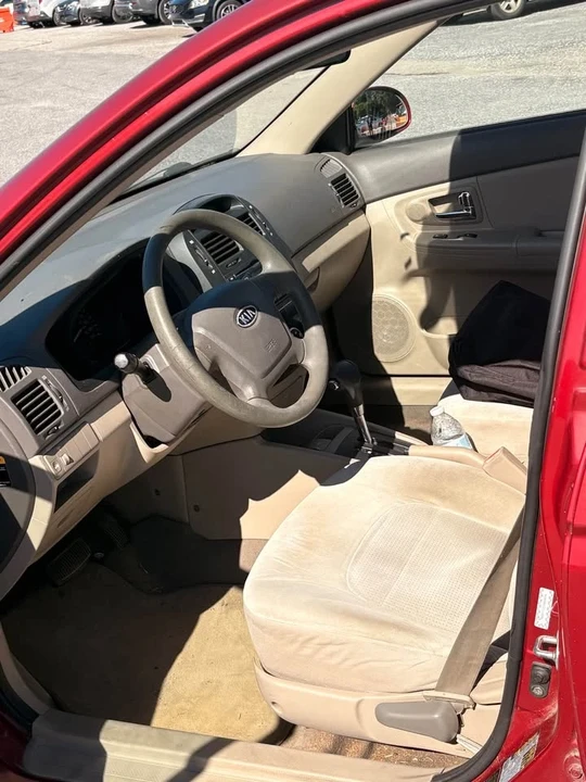 2009 Kia Spectra - Image 5 of 6