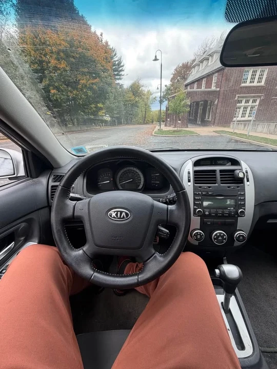 2009 Kia Forte - Image 14 of 16
