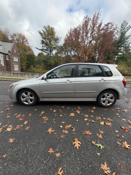 2009 Kia Forte - Image 2 of 16