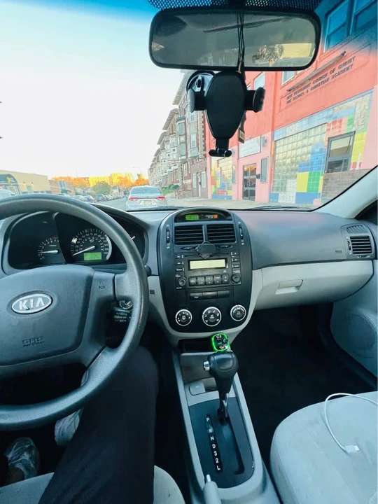 2009 Kia Spectra - Image 4 of 4