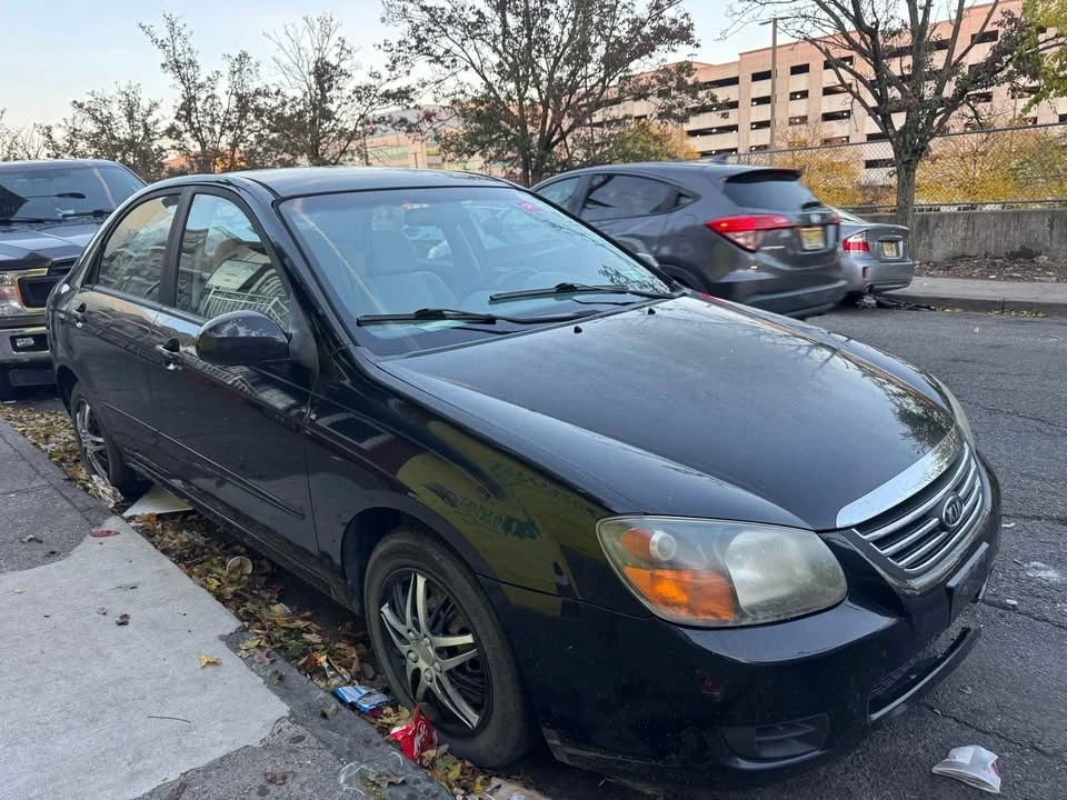 2009 Kia Spectra - Image 2 of 8