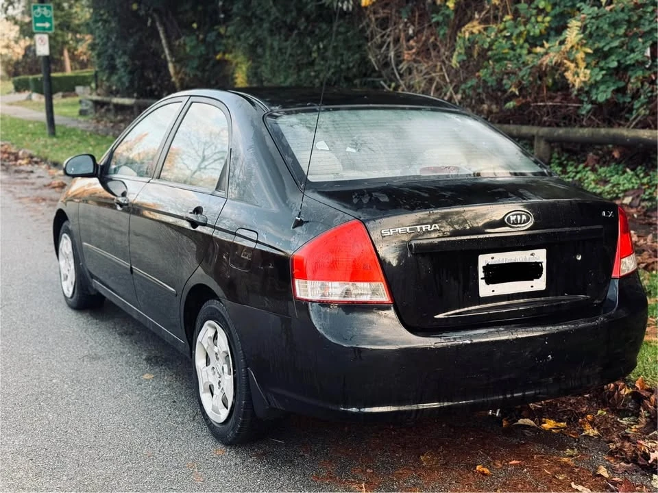 2009 Kia Spectra - Image 2 of 7