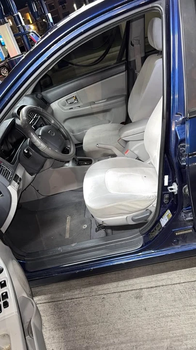 2009 Kia Spectra - Image 5 of 7
