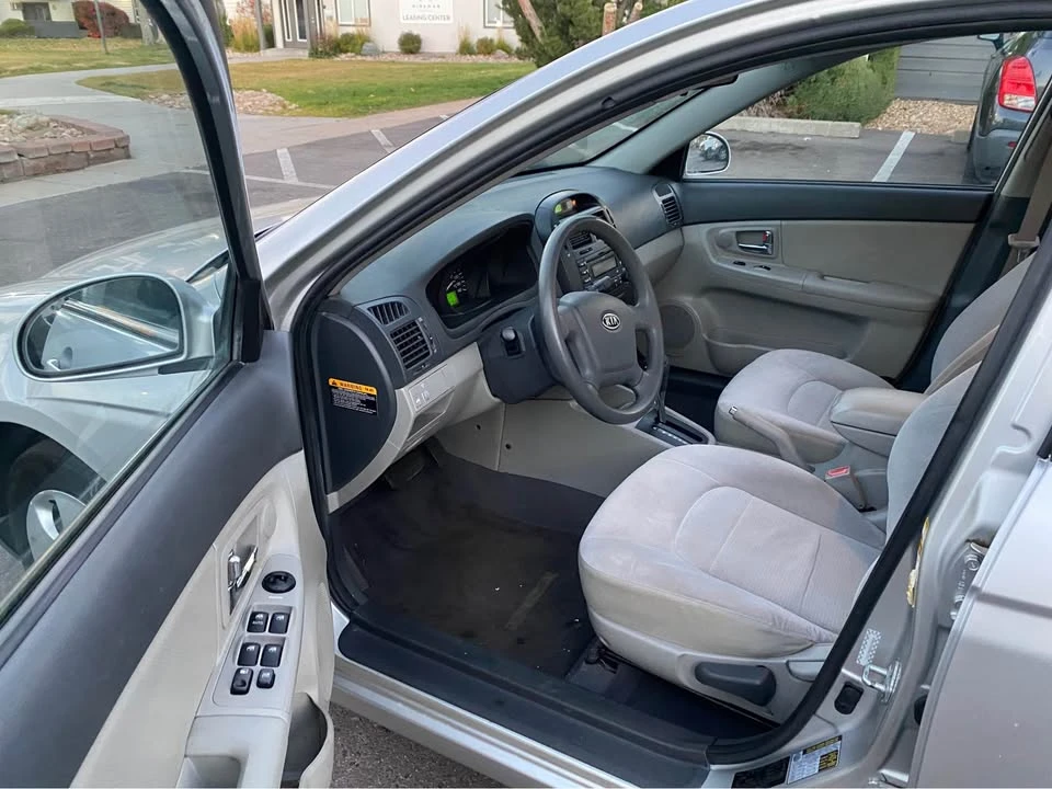 2009 Kia Forte - Image 11 of 13