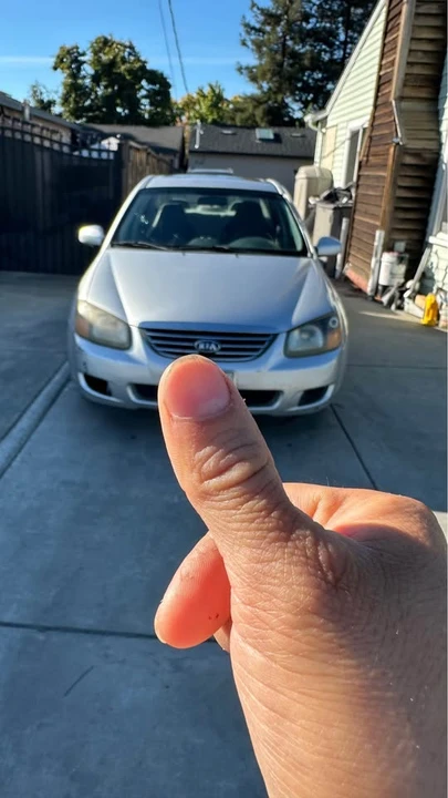 2009 Kia Spectra - Image 3 of 9