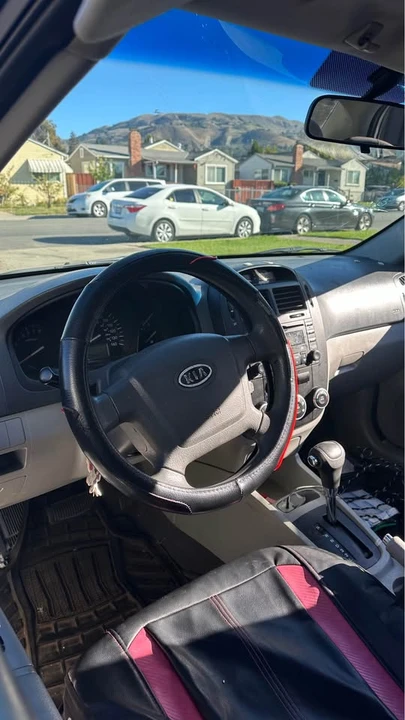 2009 Kia Spectra - Image 4 of 9