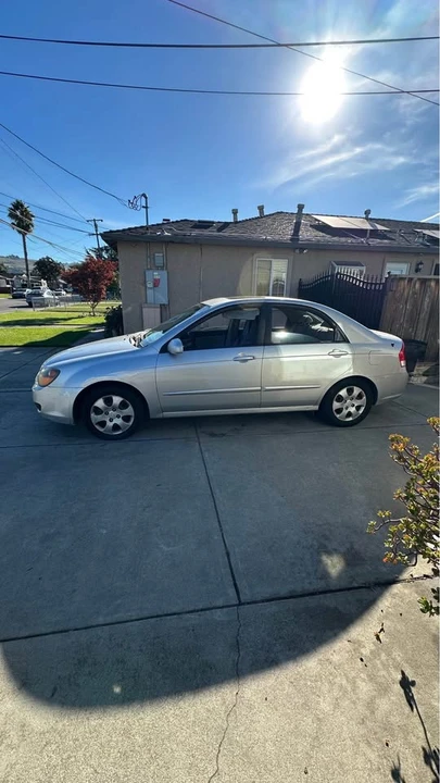 2009 Kia Spectra - Image 2 of 9