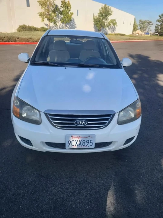 2009 Kia Spectra - Image 3 of 12