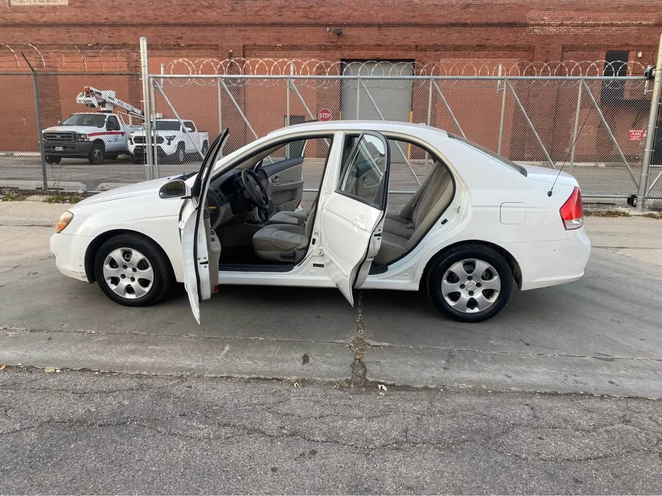 2009 Kia Spectra - Image 2 of 6