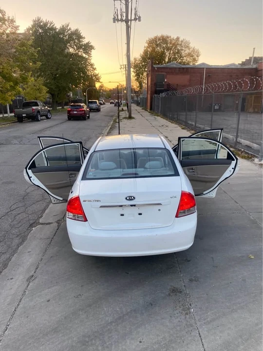2009 Kia Spectra - Image 3 of 6