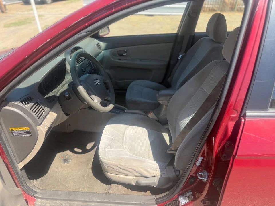 2009 Kia Spectra - Image 4 of 4