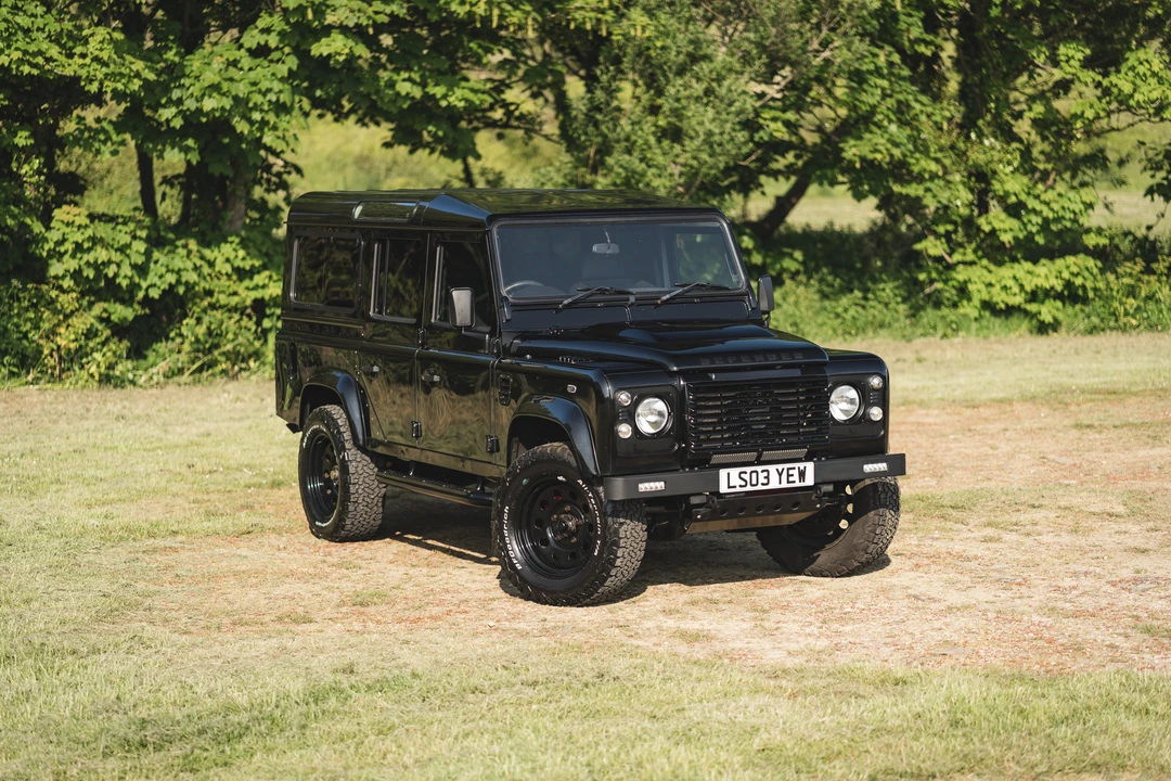 2009 Land Rover Defender 110 - Image 11 of 31