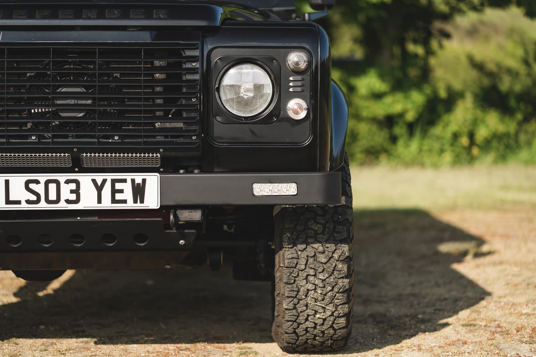 2009 Land Rover Defender 110 - Image 17 of 31