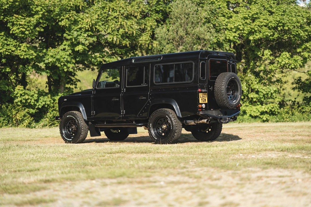 2009 Land Rover Defender 110 - Image 6 of 31