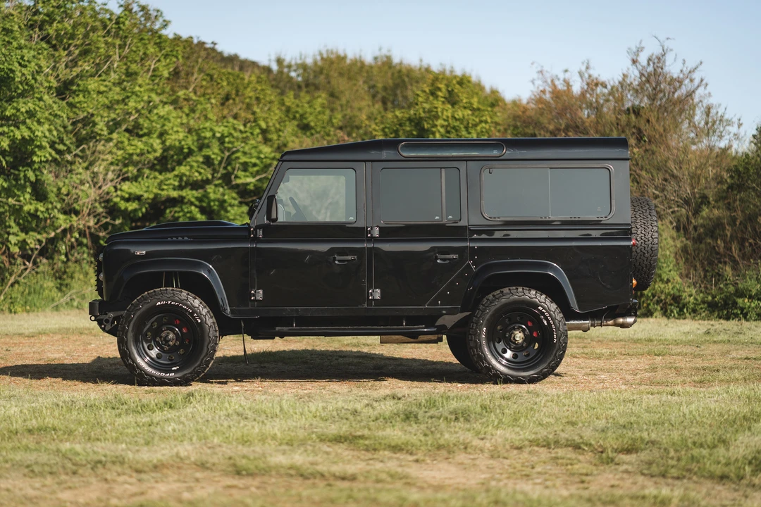 2009 Land Rover Defender 110 - Image 5 of 31