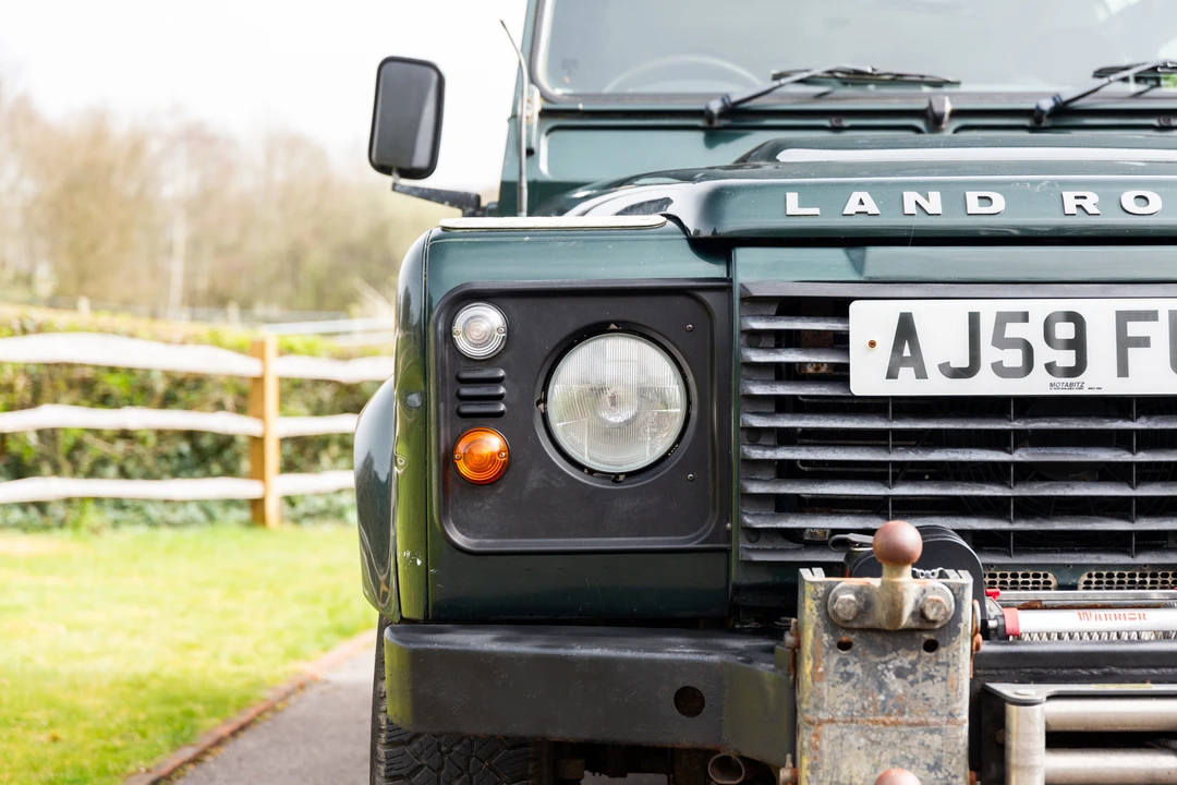 2009 Land Rover Defender 110 - Image 12 of 31