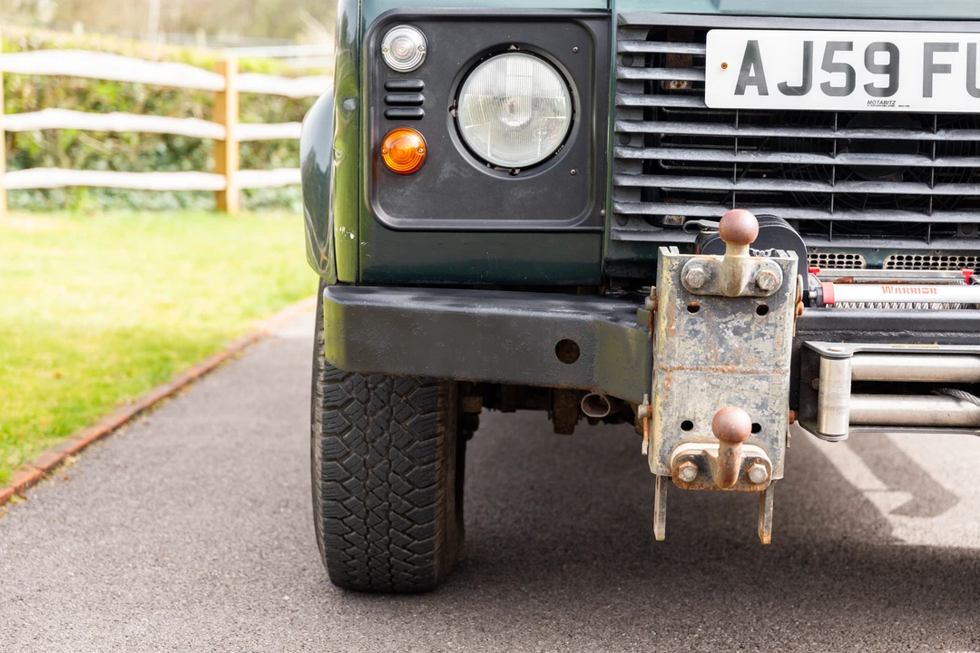 2009 Land Rover Defender 110 - Image 13 of 31