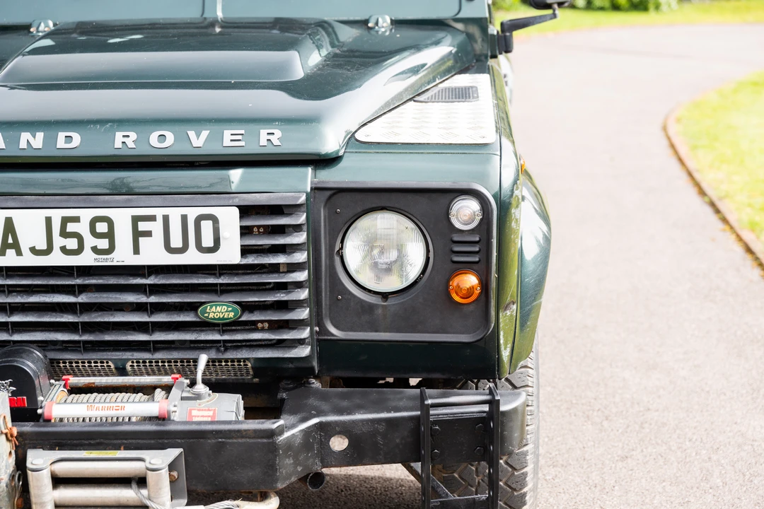 2009 Land Rover Defender 110 - Image 14 of 31