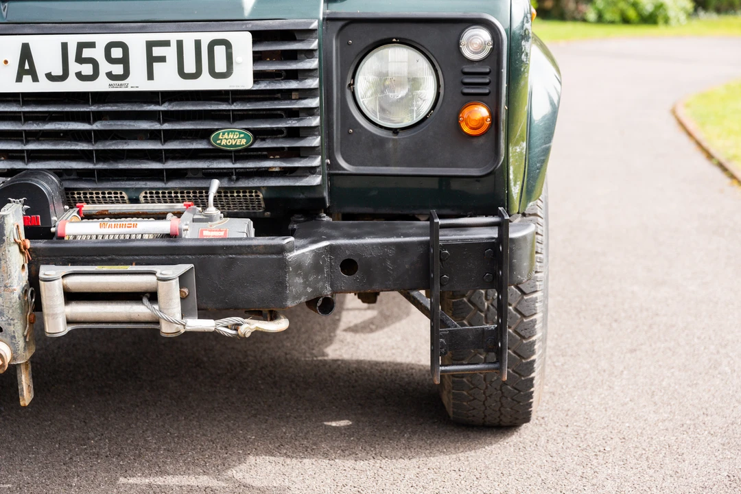 2009 Land Rover Defender 110 - Image 16 of 31