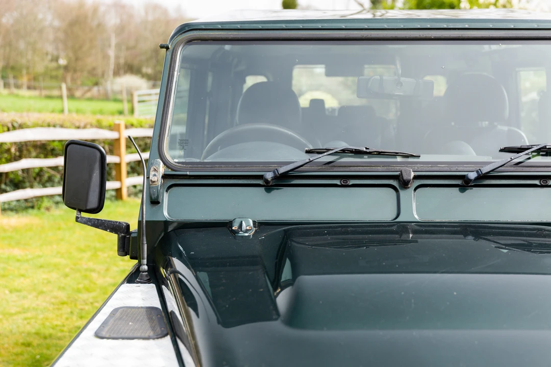 2009 Land Rover Defender 110 - Image 20 of 31