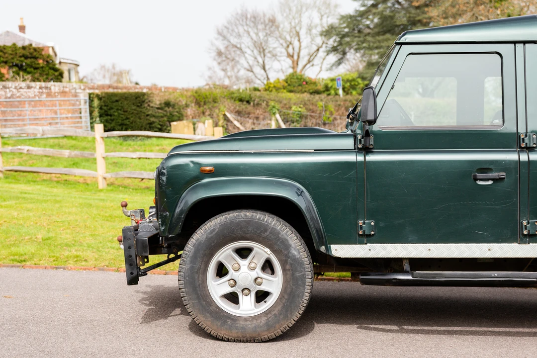 2009 Land Rover Defender 110 - Image 23 of 31