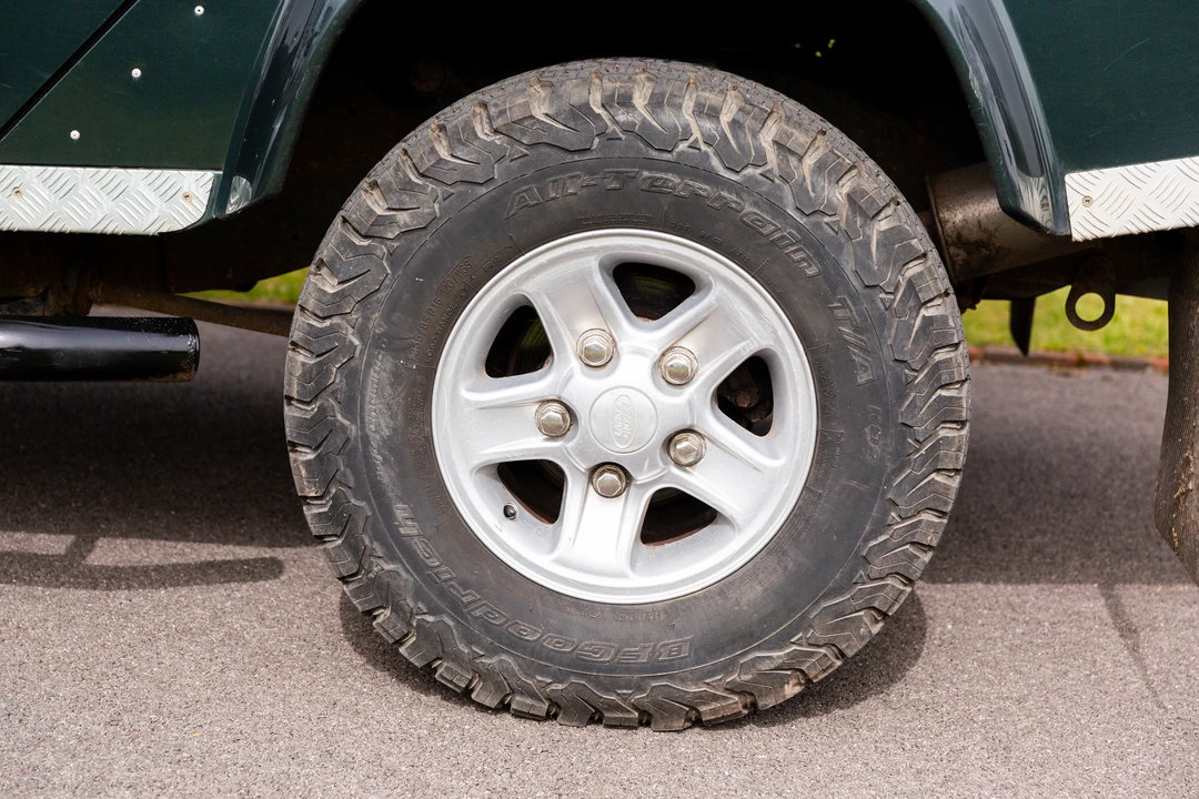 2009 Land Rover Defender 110 - Image 27 of 31